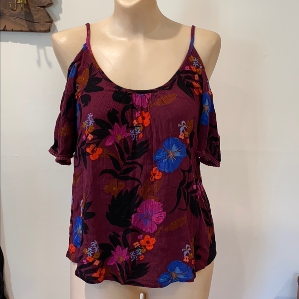 Mossimo dark floral cut out shoulder top